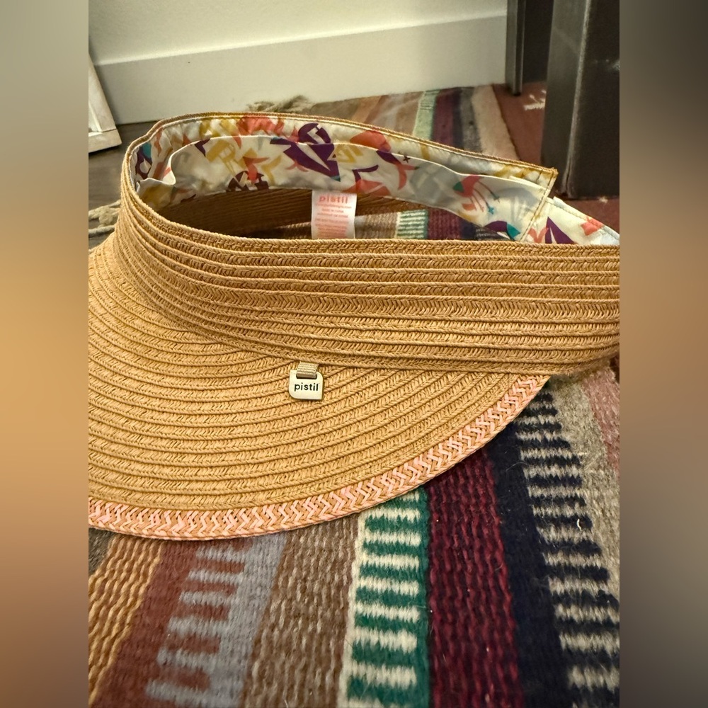 Pistil Cecily Visor NWOT - Picture 6 of 7
